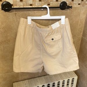 XL cream khaki men’s shorts
